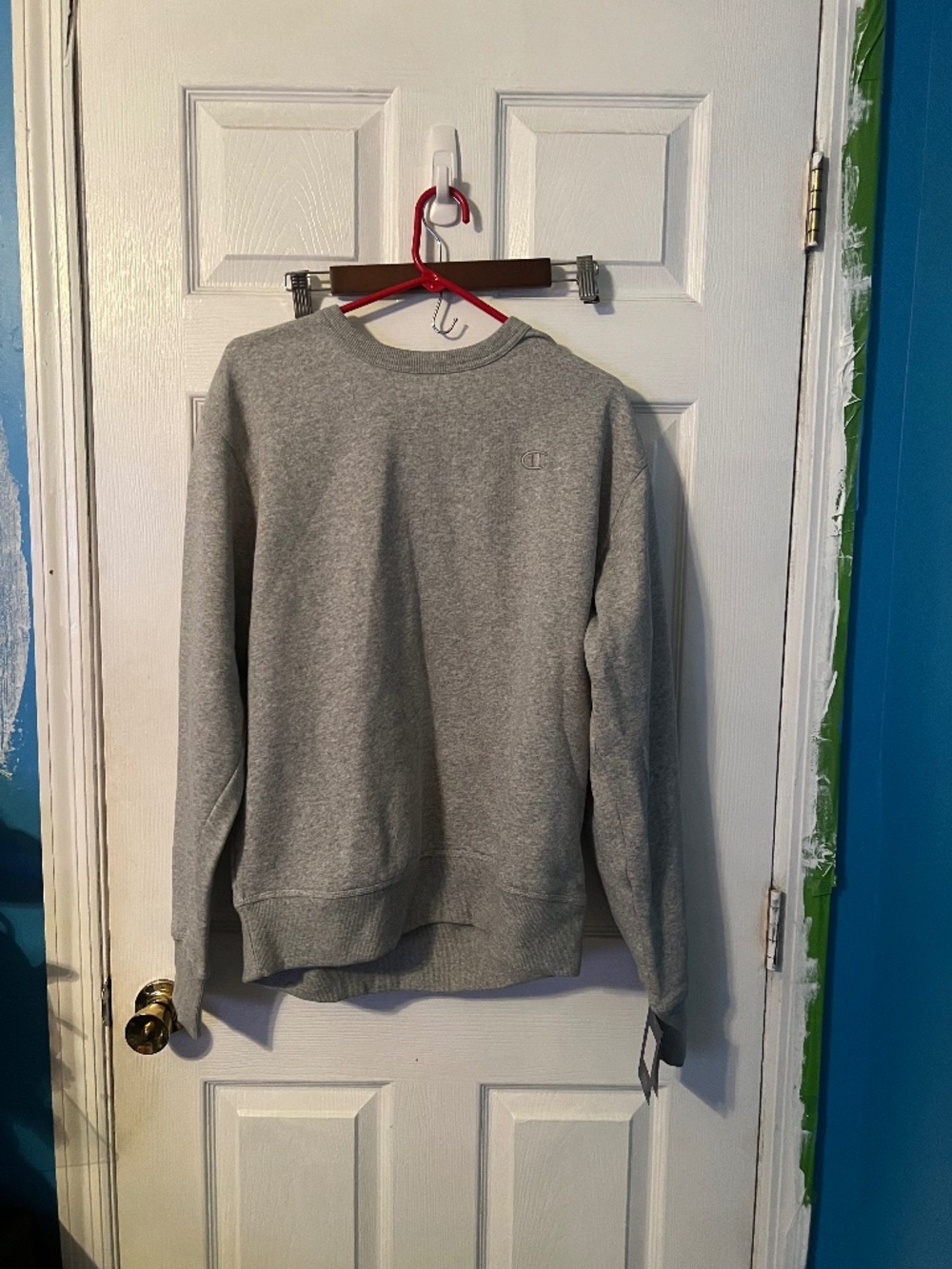 Champion Men's Medium Gray Crewneck Sweatshirt - New with Tags